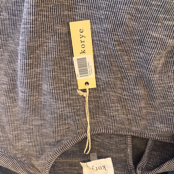 Korye Ribbed Gray Romper - Picture 3 of 3